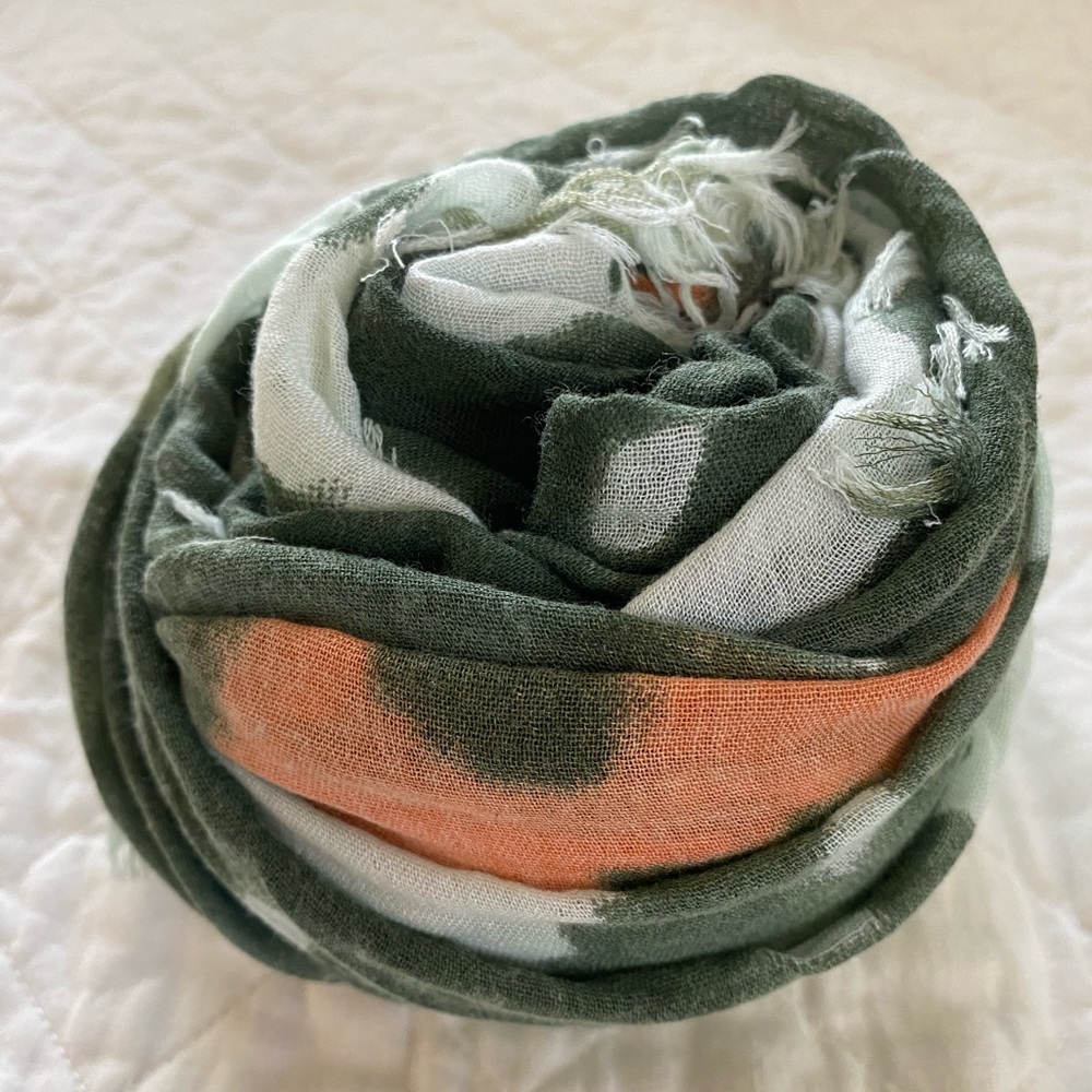 Pretty Persuasion’s Scarf